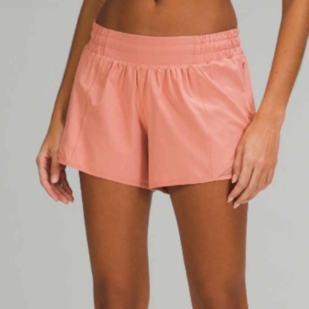Lululemon Hotty Hot Low-Rise 4” lined shorts-Size 2